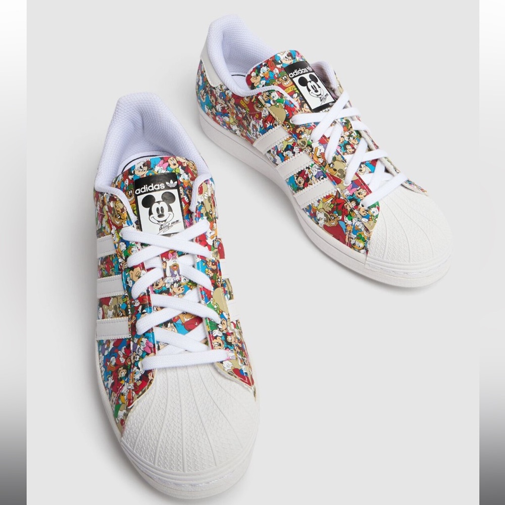 NWT ADIDAD superstar Mickey Mouse shoes